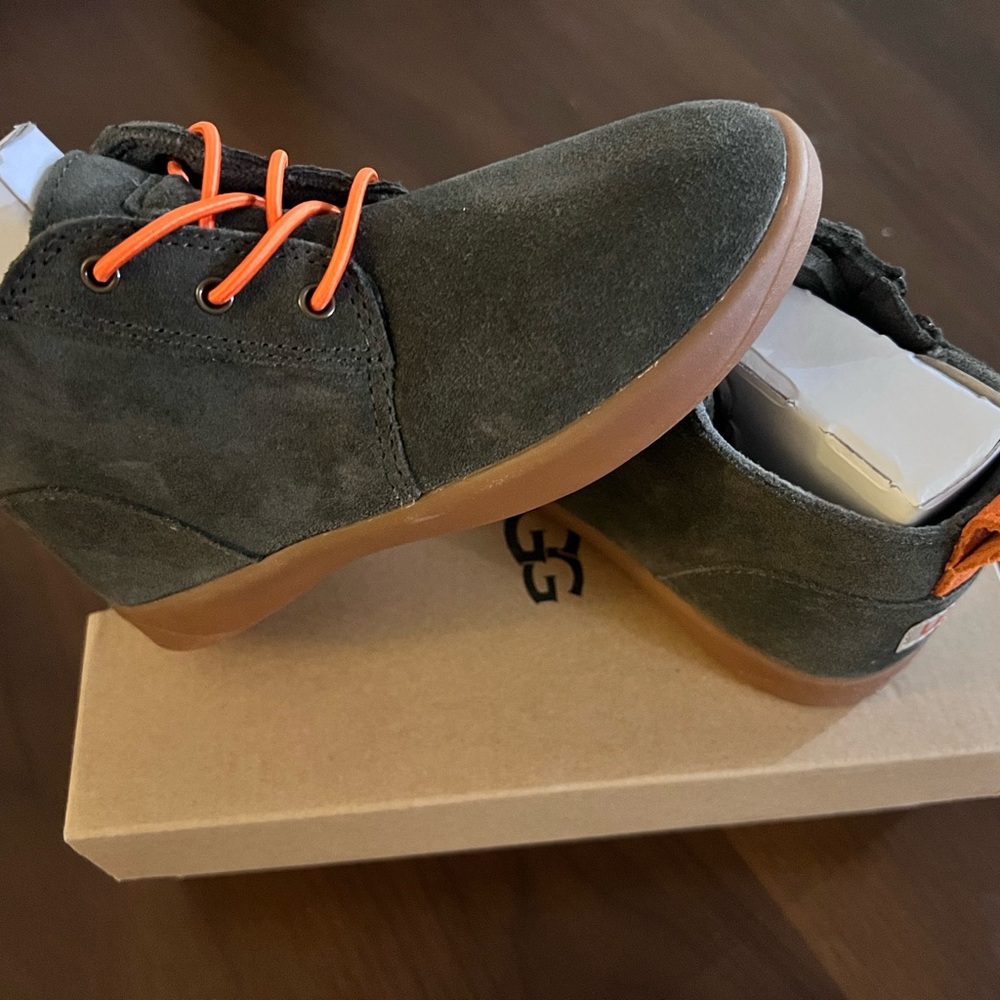 Stylish Kid’s Suede Shoes in Gray and Orange